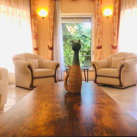 Apollo Inn Velence Εξωτερικό φωτογραφία